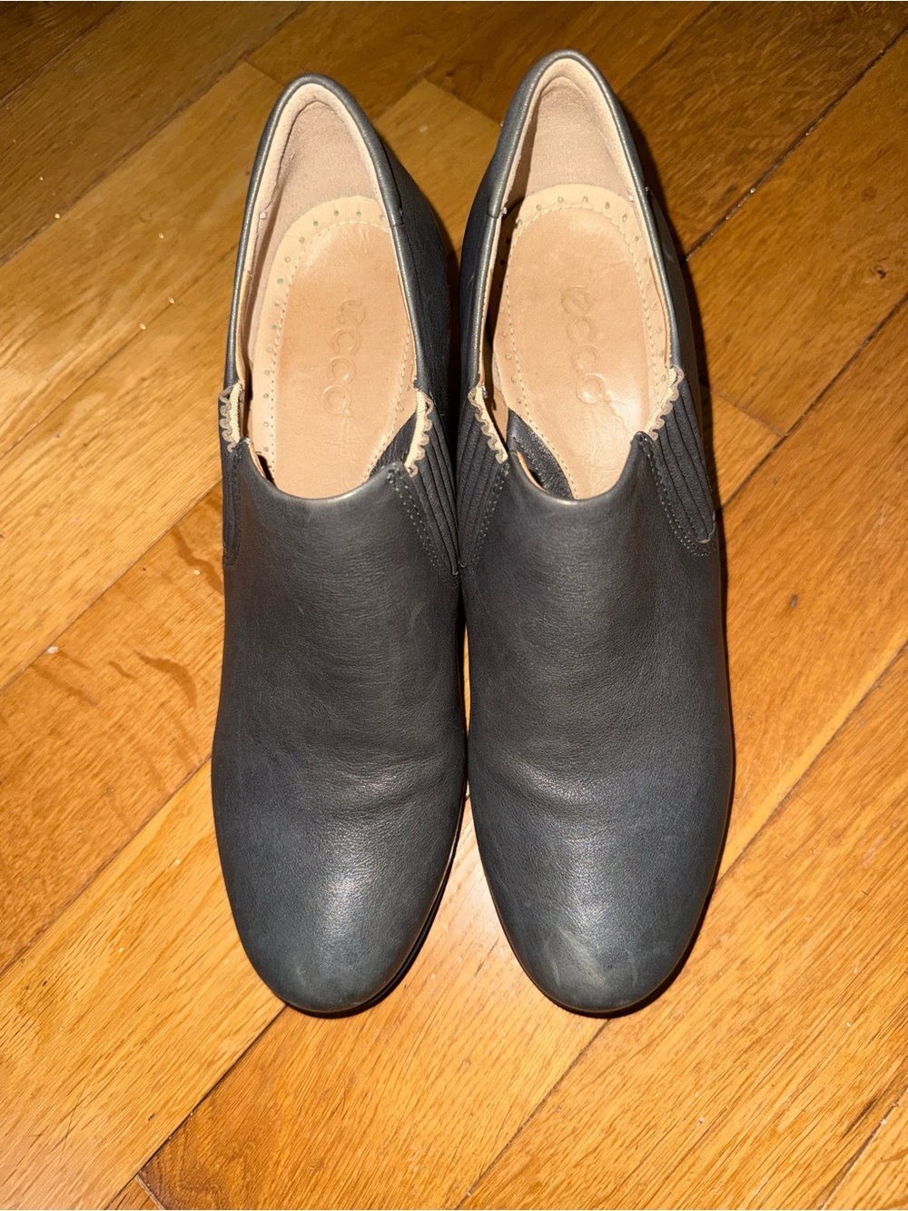 Ecco Women's gray Leather Slip-On Mules